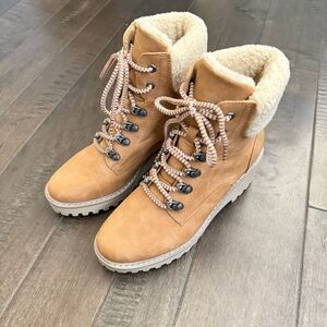 NEW Dolce Vita Russit Ankle Boots Hiking Winter Sherpa Camel 7 DV Women’s